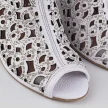 Białe skórzane POLSKIE sandały, botki damskie na słupku DEONI D517