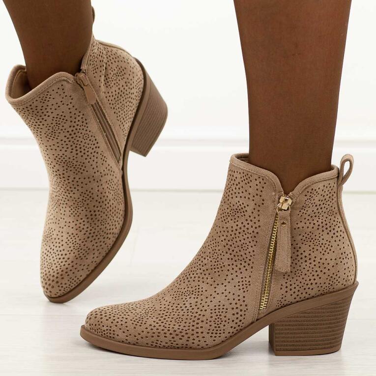 Beżowe jesienne botki damskie, kowbojki S.Barski 52-538