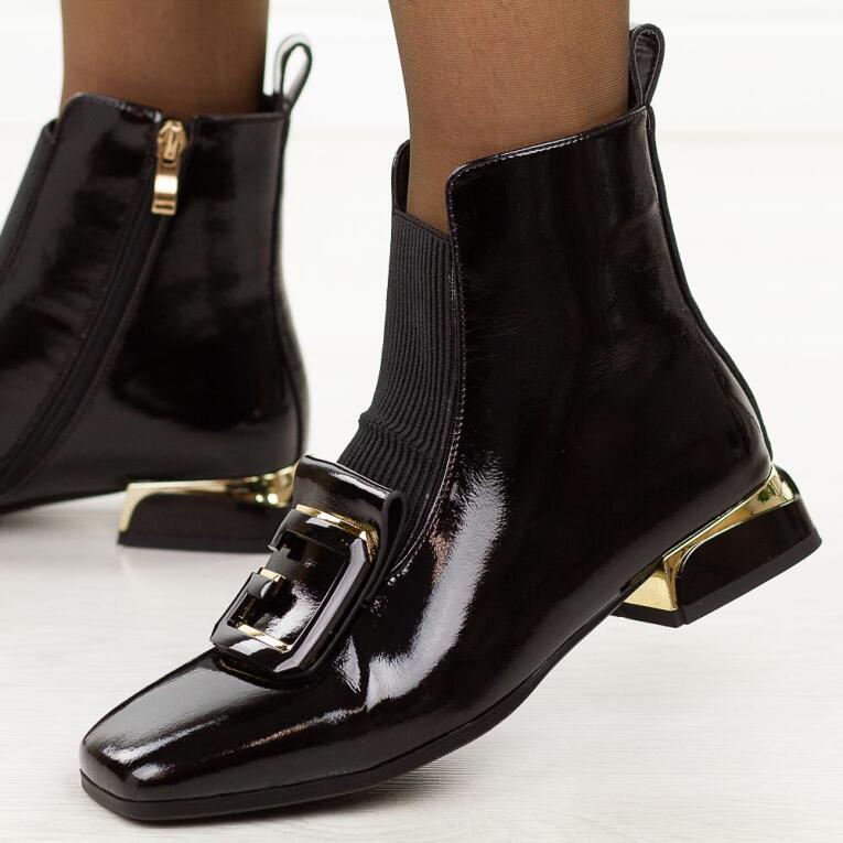 Czarne lakierowane skórzane botki damskie na obcasie DiA 52-216