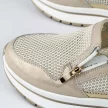 Złote skórzane sneakersy damskie S.BARSKI 29047