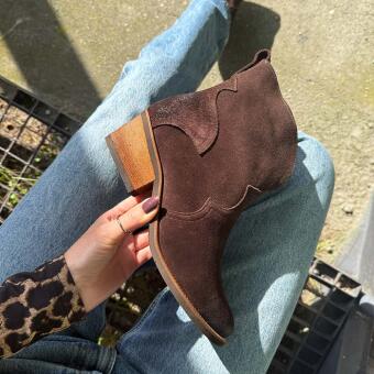 Czekoladowe zamszowe Polskie kowbojki damskie botki zimowe Deoni B71b