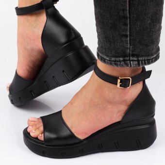 Czarne skórzane sandały damskie na koturnie FILIPPO DS4455/23