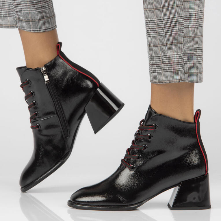 Czarne lakierowane botki damskie na obcasie FILIPPO DBT3110/22 BK BK