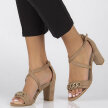 Beżowe sandały damskie na słupku z zakrytą piętą z łańcuchem FILIPPO DS3665/22