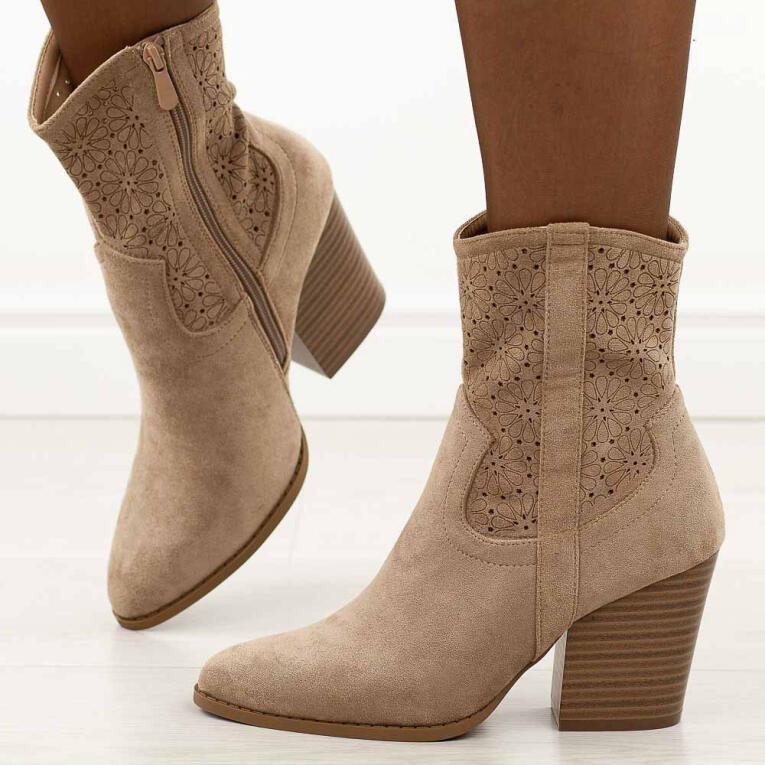 Beżowe jesienne botki damskie, kowbojki S.Barski 52-514