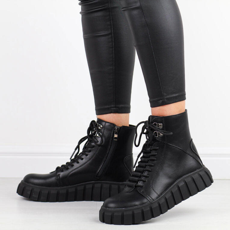 Czarne skórzane botki damskie na platformie Filippo Dbt6312/24
