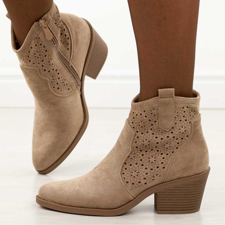 Beżowe jesienne botki damskie, kowbojki S.Barski 52-529