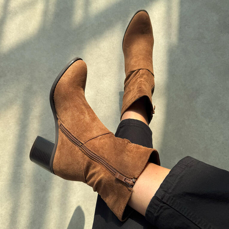 Brązowe zamszowe botki damskie na obcasie M.Daszyński 2337-9