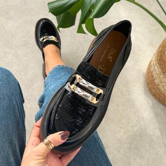 Czarne skórzane półbuty damskie DiA 52-173