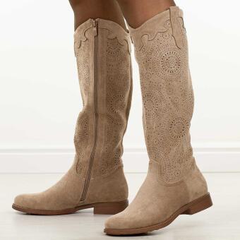 Beżowe zamszowe kozaki damskie Potocki 11342