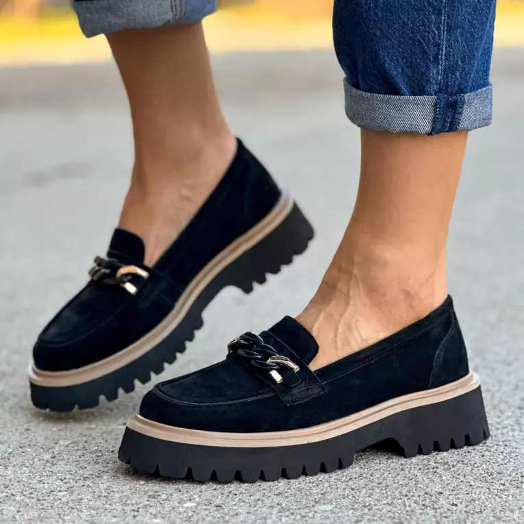 Czarne skórzane mokasyny damskie, loafersy z łańcuchem FILIPPO DP4589/23