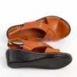 Brązowe skórzane sandały damskie na koturnie IZZY 014 TAN