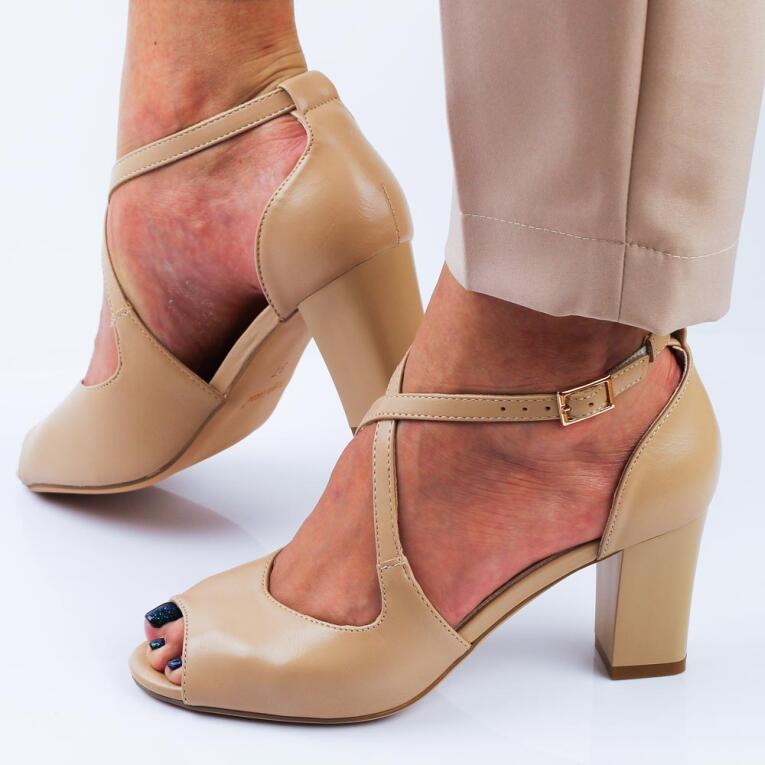 Sandały damskie coffe na słupku z zakrytą piętą SERGIO LEONE SK864