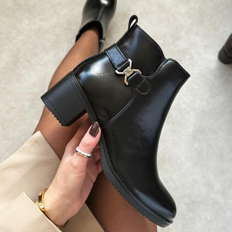 Czarne skórzane botki damskie na obcasie T.Sokolski Z25-218