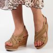 Beżowe sandały damskie na koturnie JEZZI 2171-2