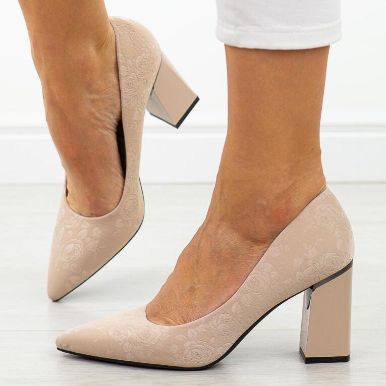 Beżowe czółenka damskie na słupku Vinceza 62223