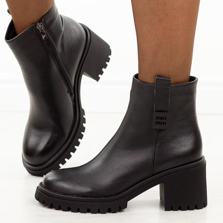 Czarne skórzane botki damskie na traperze Cambell 29312