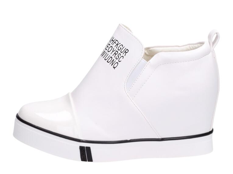 Białe botki na koturnie sneakersy 252