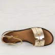 Złote płaskie sandały damskie z zakrytą piętą Potocki 21322