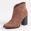 Zamszowe botki damskie na słupku FILIPPO DBT1575/21 TAUPE