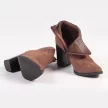 Zamszowe botki damskie na słupku FILIPPO DBT1575/21 TAUPE