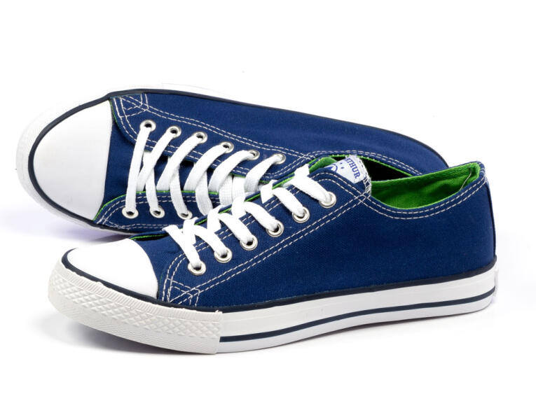 -50%Markowe trampki granatowe McArthur S13it01