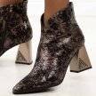 Czarne skórzane botki damskie na słupku DiA 679
