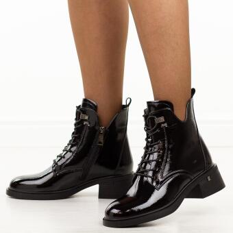Czarne lakierowane botki damskie Vinceza 58602