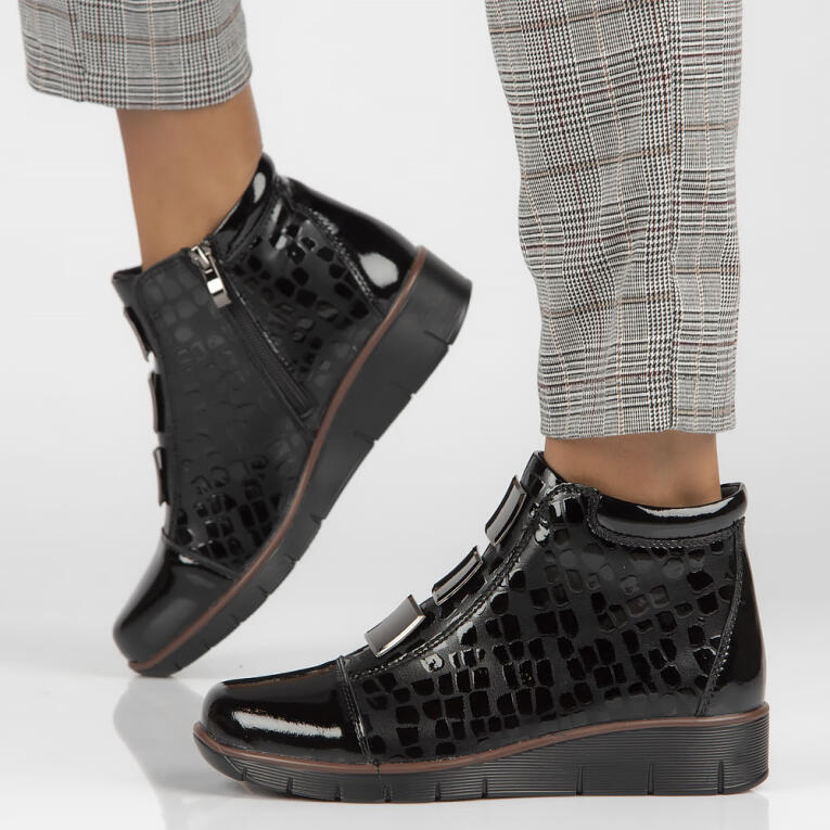 Czarne skórzane botki damskie na koturnie FILIPPO DBT3179/22 CR