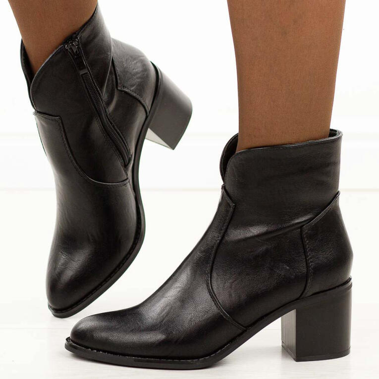 Czarne lakierowane botki damskie na obcasie M.Daszyński 2337-13