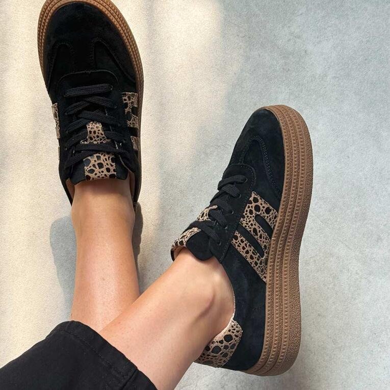 Czarne skórzane półbuty damskie Filippo Dp7114/25