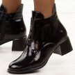 Czarne lakierowane botki damskie na obcasie M.Daszyński 2481-9