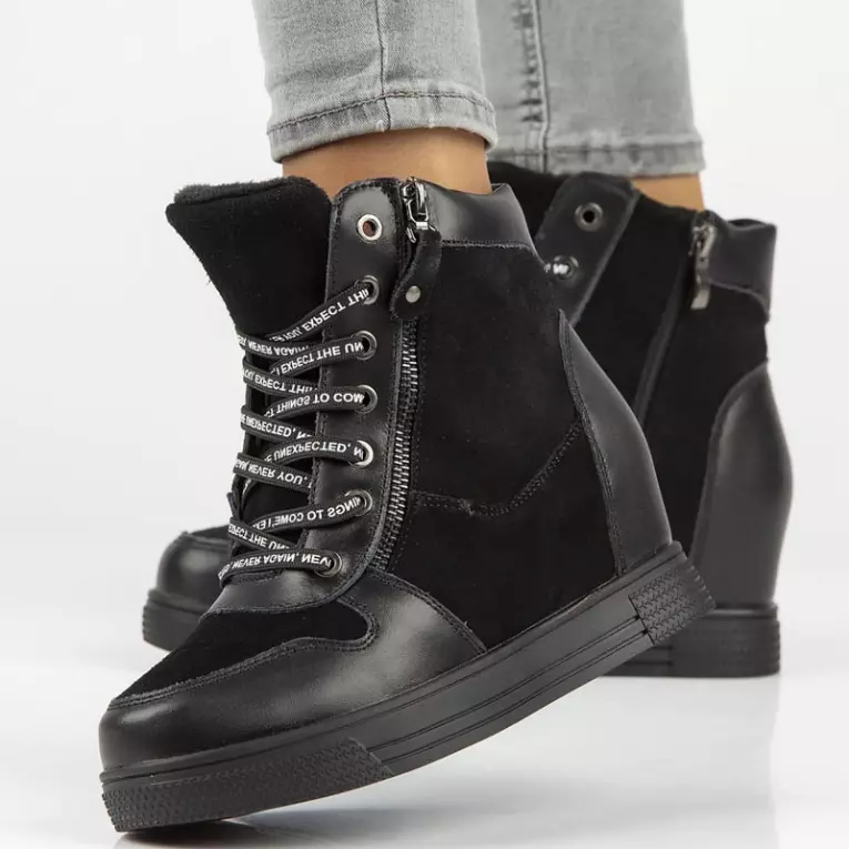 Czarne botki damskie na koturnie, sneakersy skórzane FILIPPO DP3148/21 BK