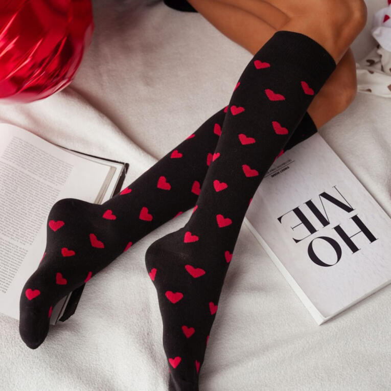 Podkolanówki damskie w serca 1133 bk