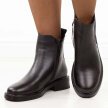 Czarne skórzane botki damskie DiA 52-018