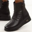 Czarne skórzane botki damskie na koturnie T.Sokolski Z25-77