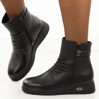 Czarne skórzane botki damskie na koturnie T.Sokolski Z25-77