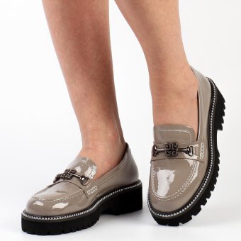Szare lakierowane mokasyny damskie, loafersy DiA 597