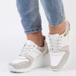 Białe skórzane sneakersy damskie na koturnie S.BARSKI 21405