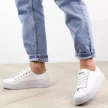 Białe tekstylne trampki damskie na platformie LEE COOPER 0890L