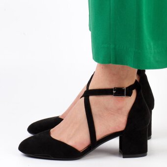 Czarne sandały damskie na obcasie z zakrytymi palcami i pietą SERGIO LEONE SK824
