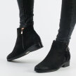 Czarne zamszowe botki damskie VINCEZA 10615