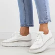 Białe sportowe buty damskie McBraun 23219