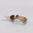 Białe perłowe skórzane czółenka damskie na szpilce PRESTIGE 2281