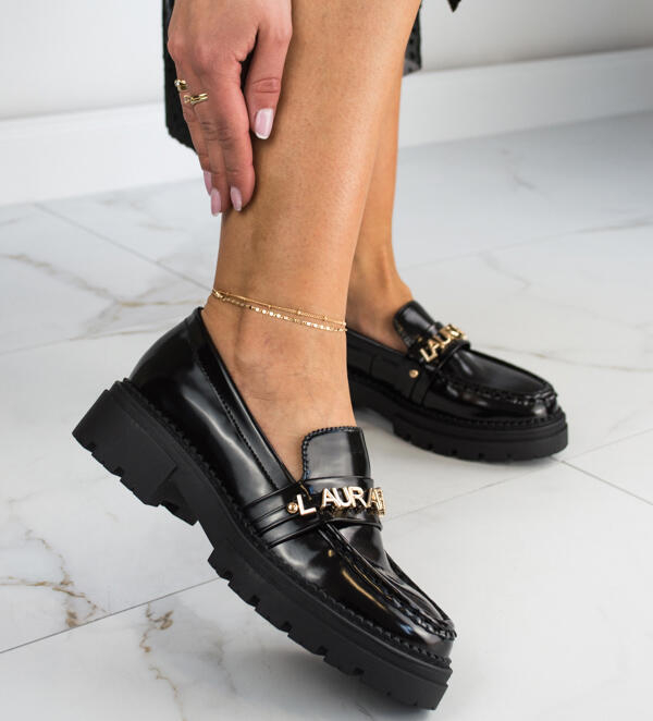 Czarne lakierowane loafersy na traperze, mokasyny damskie La.Fi 001B-NL