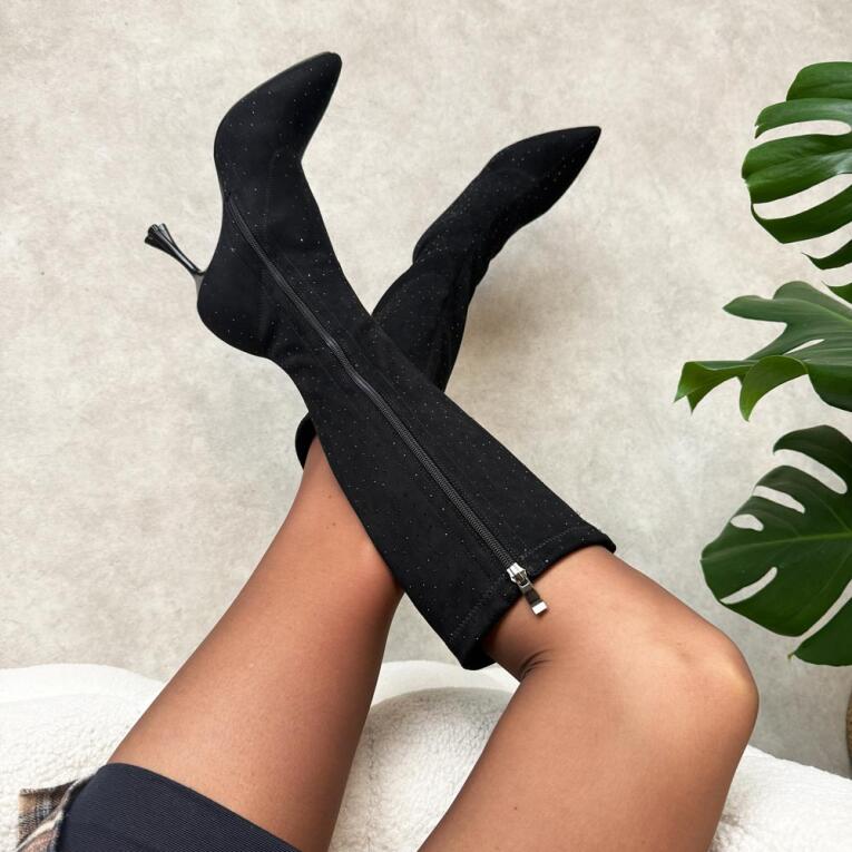 Czarne zamszowe kozaki damskie na szpilce DiA 52-883