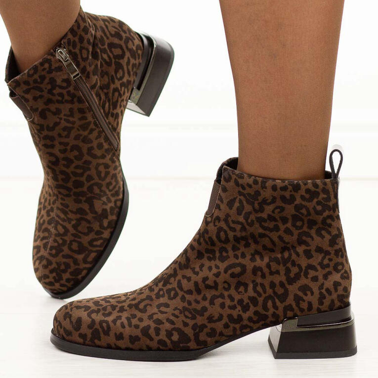 Brązowe cętkowane skórzane botki damskie na obcasie DiA 52-852