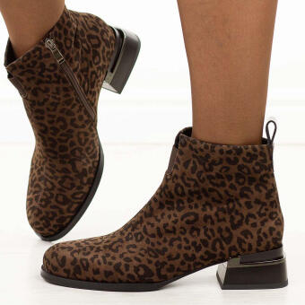 Brązowe cętkowane skórzane botki damskie na obcasie DiA 52-852