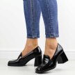 Czarne lakierowane mokasyny damskie na słupku Potocki 12324