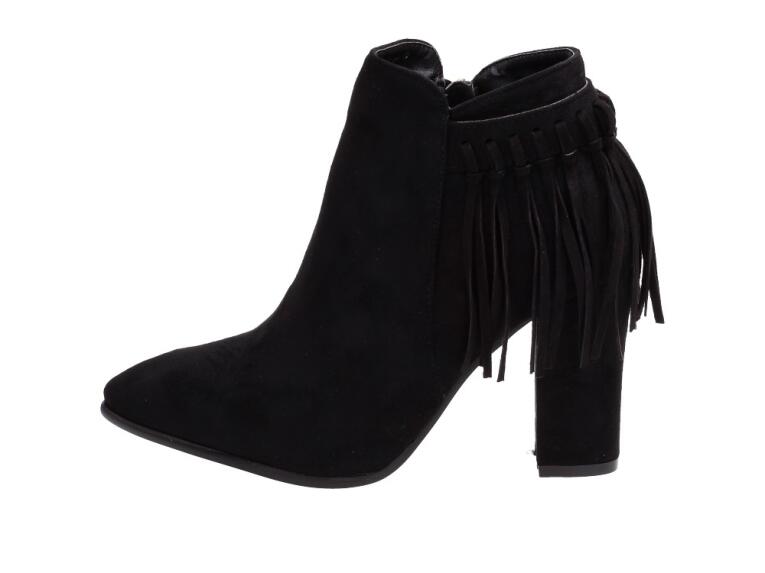 Botki damskie Frędzle Ideal Shoes 8647bk